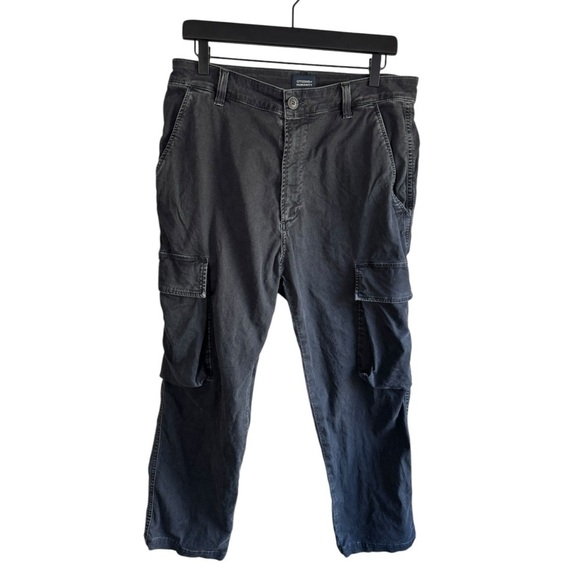 Citizens of Humanity Dillon Distressed Cargo Pants in Peppercorn - Picture 5 of 12